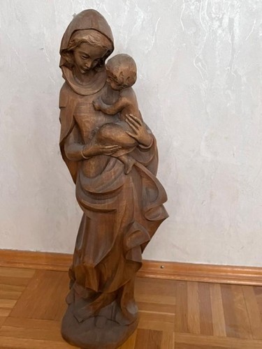Madonnenfigur aus holz - aus,