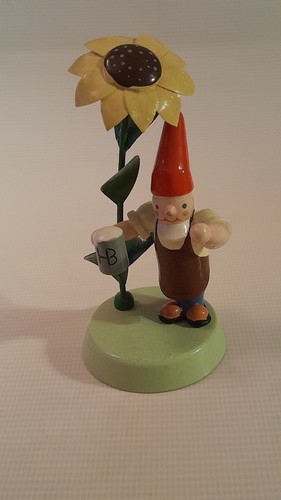 Zwerg mit blume erzgebirge - zwerg,