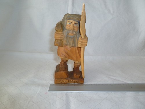 Alte geschnitzte figur - alte,